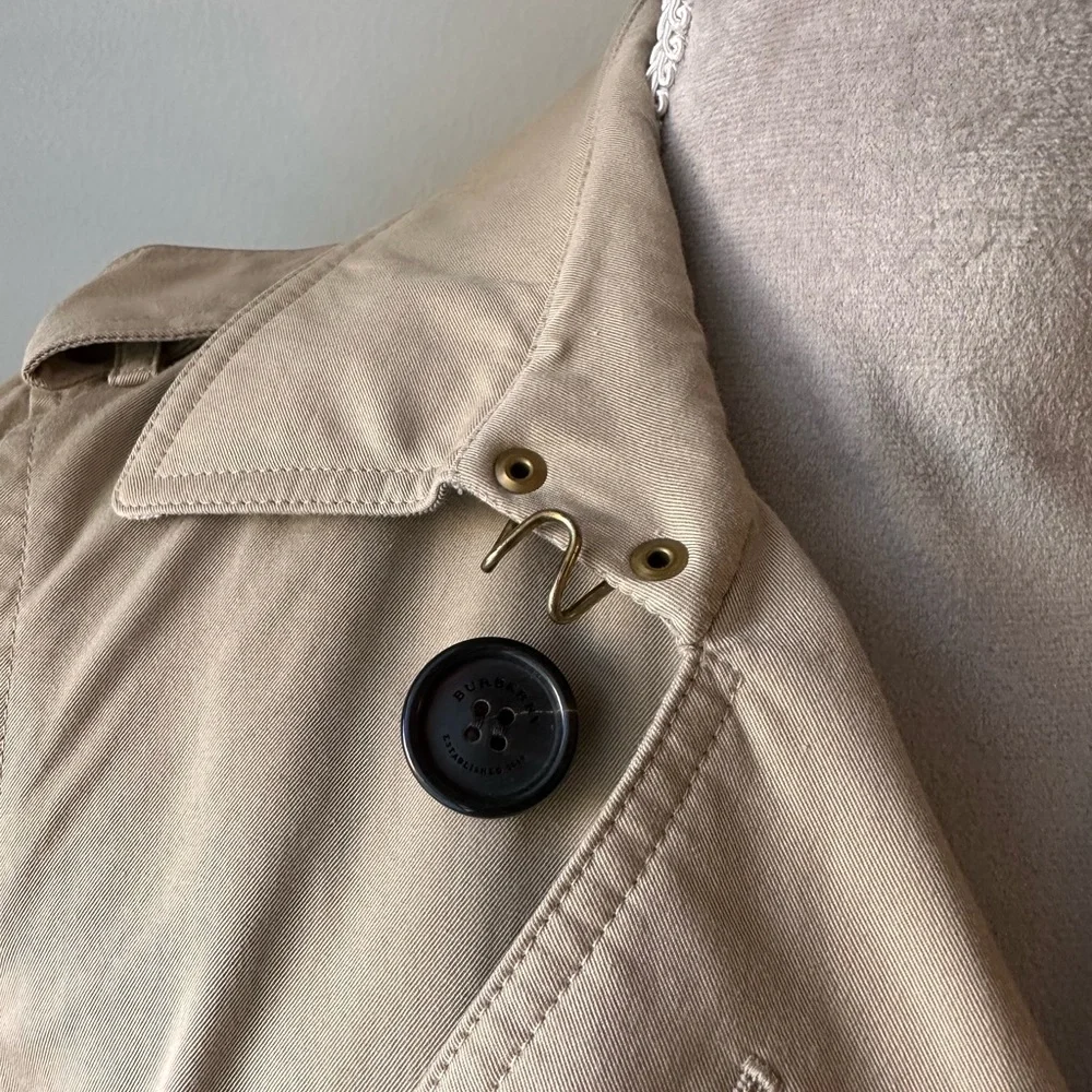 Burberry Beige Double-Breasted Trench Coat - Picture 3 of 12